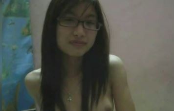 Clip sex sinh viên đại học nha trang đeo kính rên la chân thực